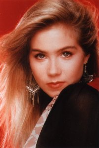 Click Here To Load Christina Applegate